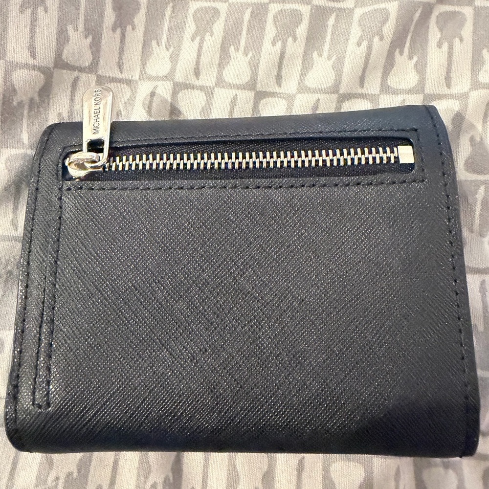 Michael Kors black saffiano leather studded wallet - Picture 3 of 4